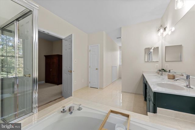 6401 NOBLE ROCK CT, Clifton, VA 20124