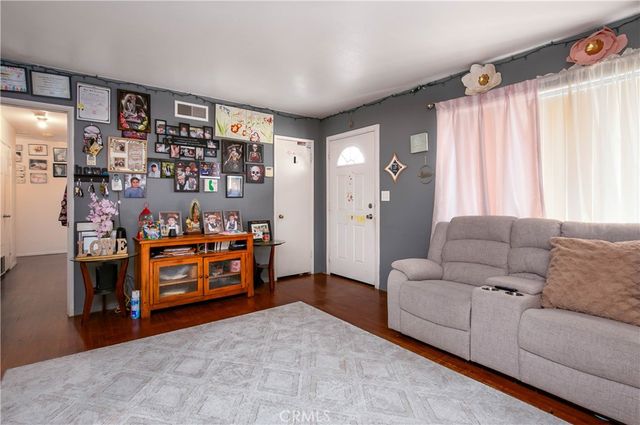 1017 W Avenue H8, Lancaster, CA 93534