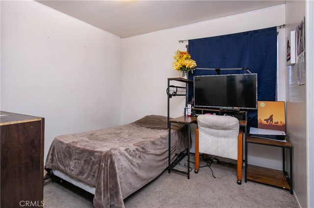 1017 W Avenue H8, Lancaster, CA 93534