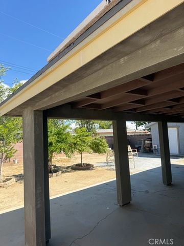1017 W Avenue H8, Lancaster, CA 93534