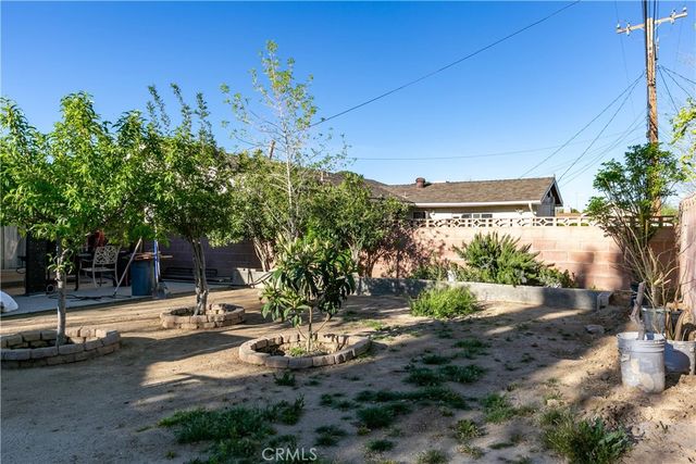 1017 W Avenue H8, Lancaster, CA 93534