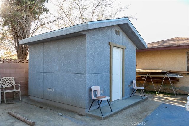1017 W Avenue H8, Lancaster, CA 93534