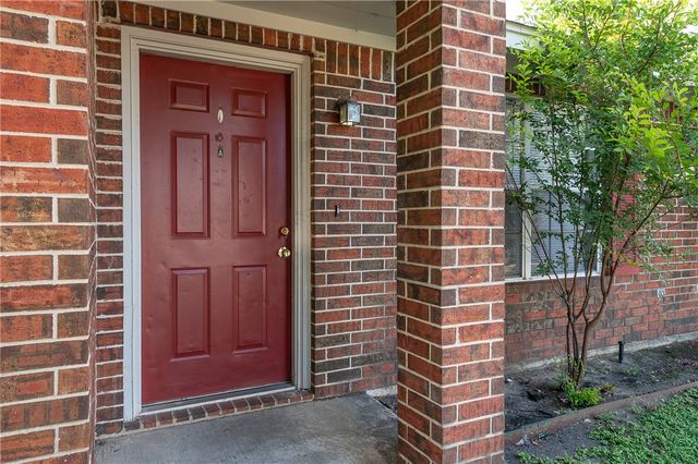 1813 Sara Drive A, College Station, TX 77845