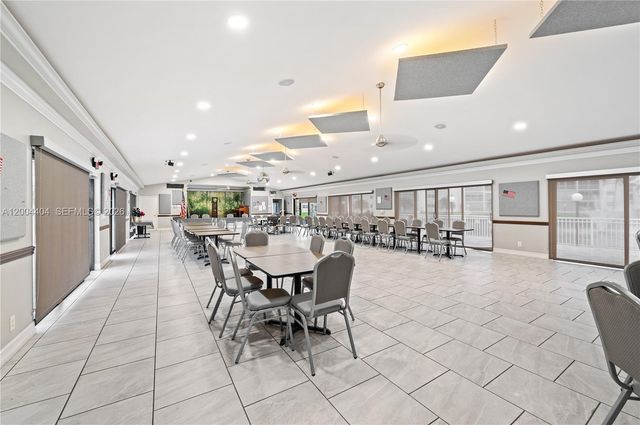 424 SE 10th St 104, Dania Beach, FL 33004