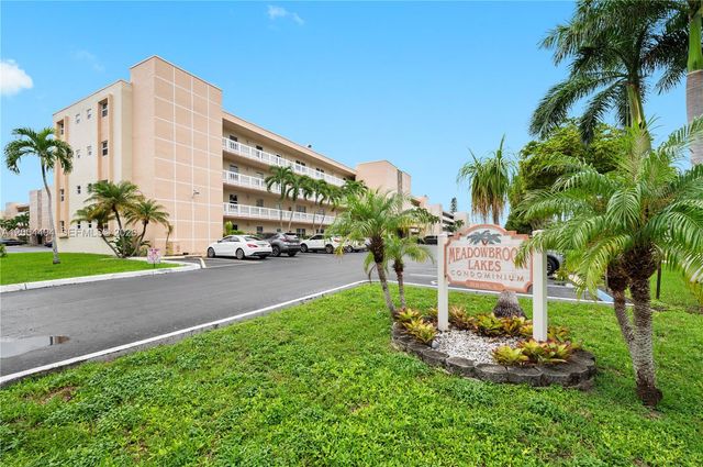 424 SE 10th St 104, Dania Beach, FL 33004