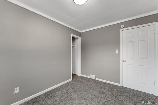 8245 Roosevelt Street, Taylor, MI 48180