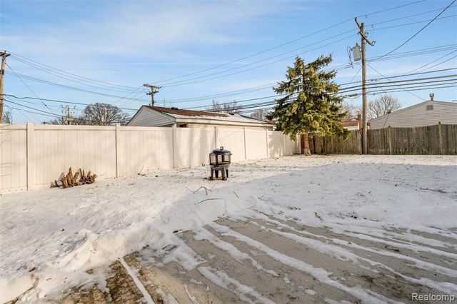 8245 Roosevelt Street, Taylor, MI 48180