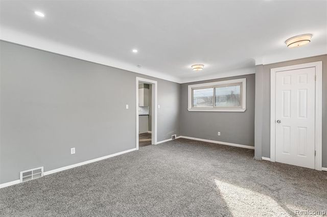 8245 Roosevelt Street, Taylor, MI 48180