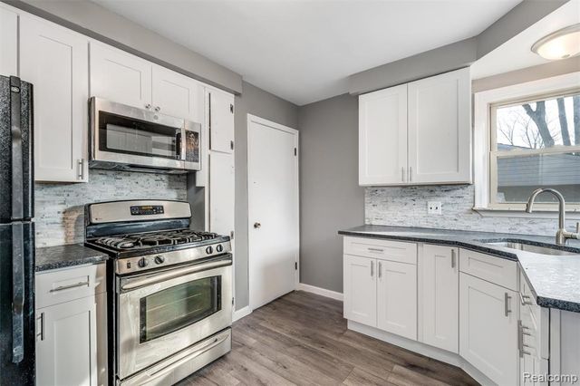 8245 Roosevelt Street, Taylor, MI 48180