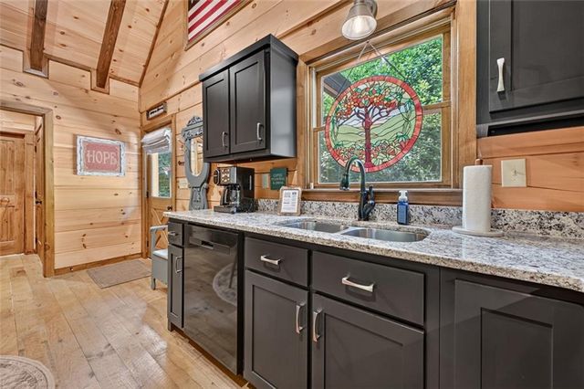 261 Frosty Mountain Trail, Ellijay, GA 30536