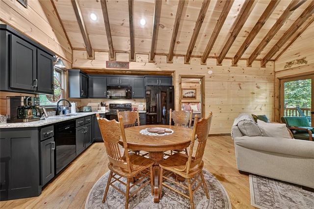261 Frosty Mountain Trail, Ellijay, GA 30536