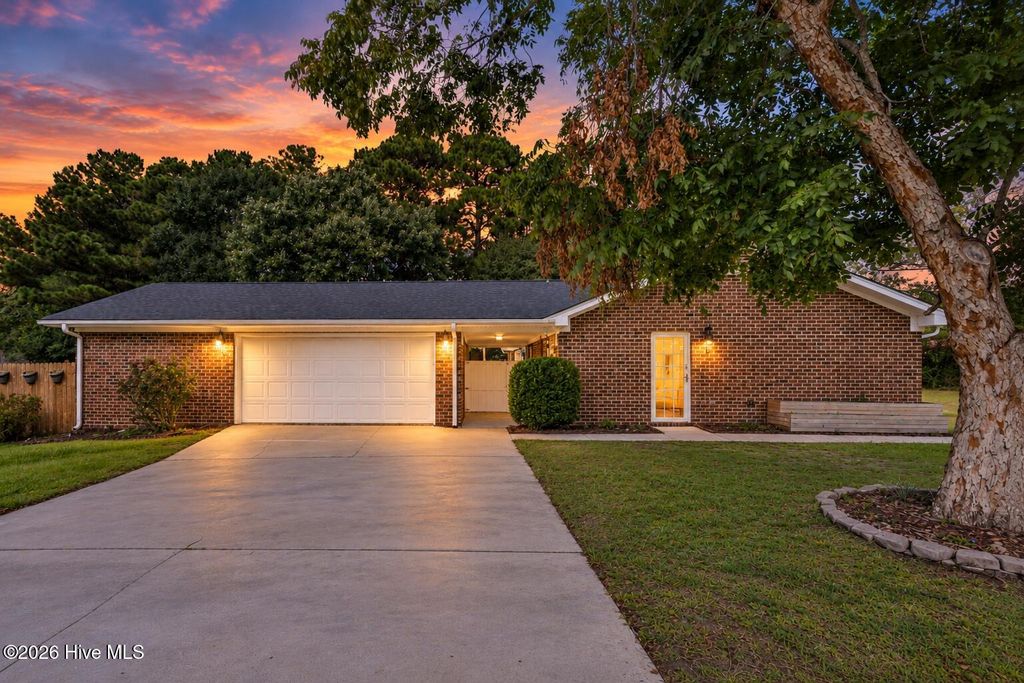 1101 Hunting Ridge Road, Wilmington, NC 28412