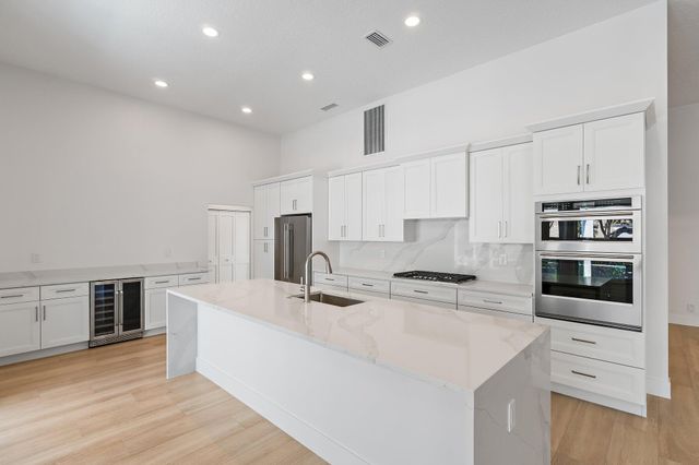 262 Eagleton Estates Boulevard, Palm Beach Gardens, FL 33418