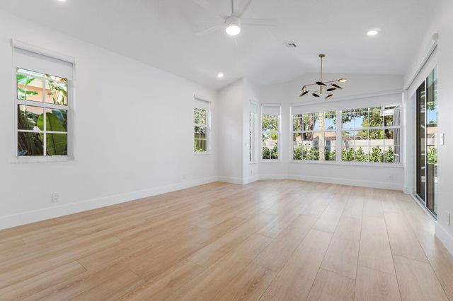 262 Eagleton Estates Boulevard, Palm Beach Gardens, FL 33418