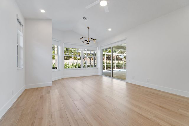 262 Eagleton Estates Boulevard, Palm Beach Gardens, FL 33418