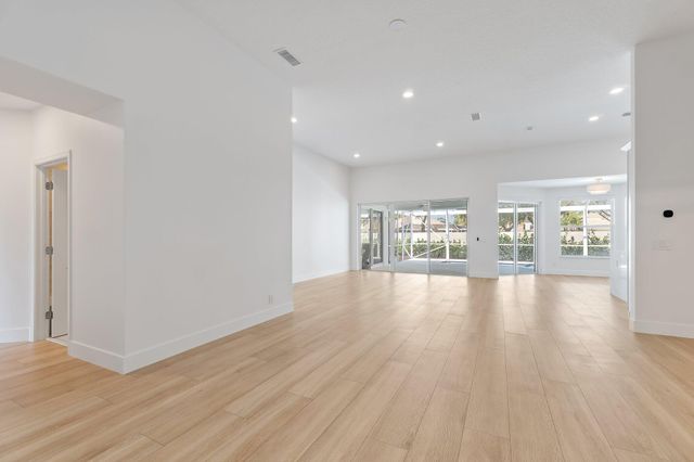 262 Eagleton Estates Boulevard, Palm Beach Gardens, FL 33418