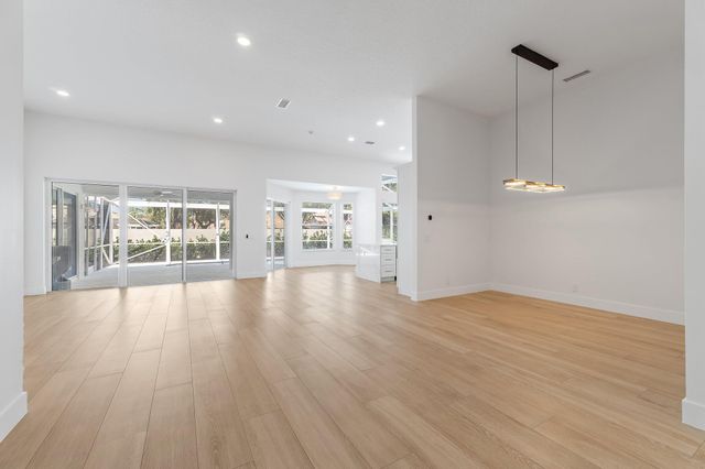 262 Eagleton Estates Boulevard, Palm Beach Gardens, FL 33418