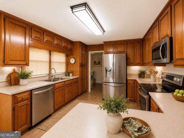 737 W College Street, Bowdon, GA 30108
