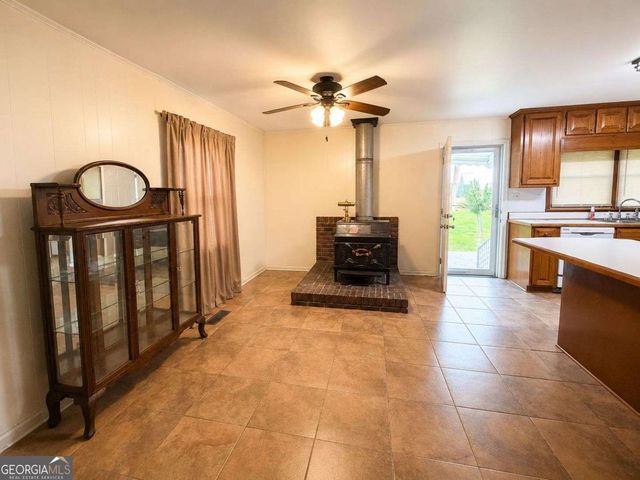737 W College Street, Bowdon, GA 30108