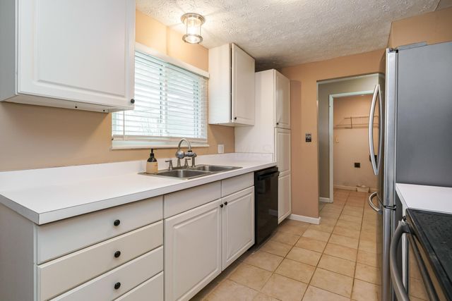 6328 Roselawn Avenue, Reynoldsburg, OH 43068