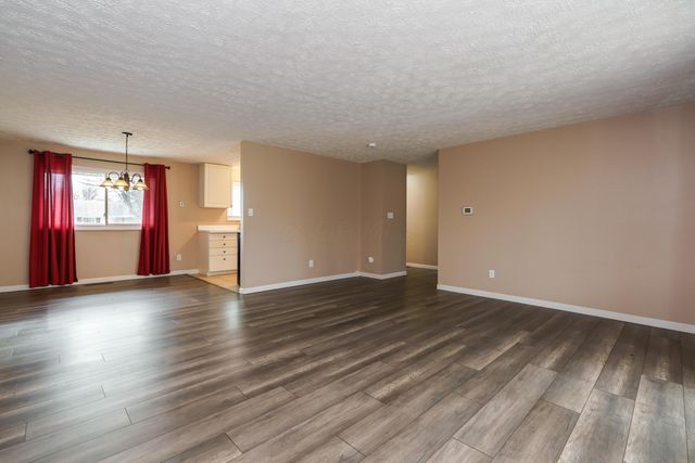 6328 Roselawn Avenue, Reynoldsburg, OH 43068