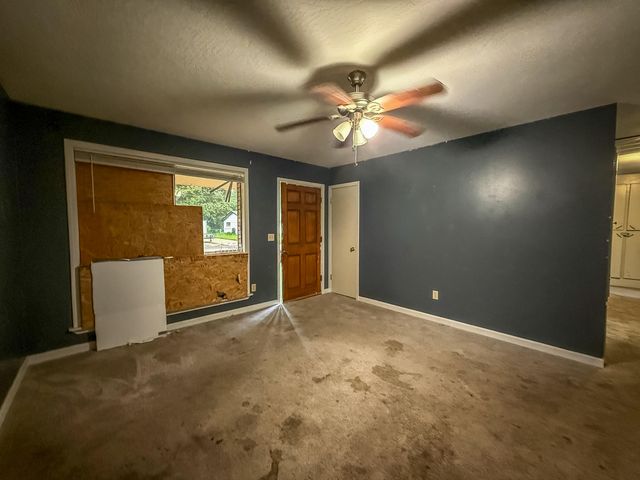 205 Elizabeth Ave., Petal, MS 39465