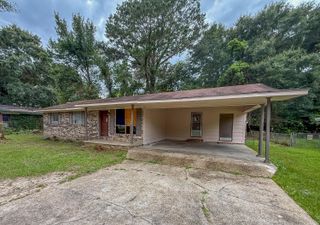 205 Elizabeth Ave., Petal, MS 39465