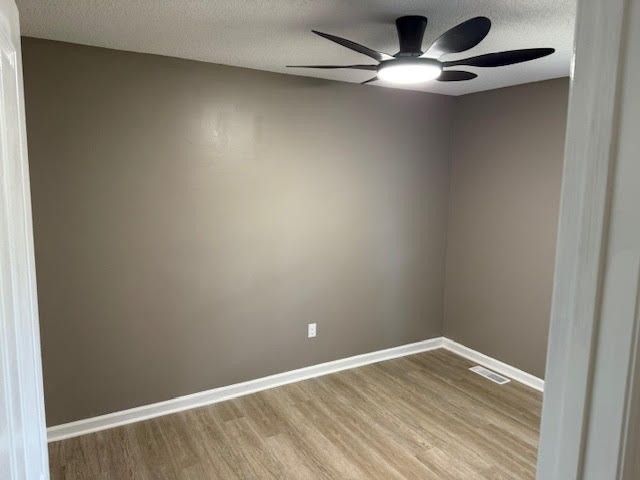 446 Treetop Trl, Lawrenceburg, TN 38464