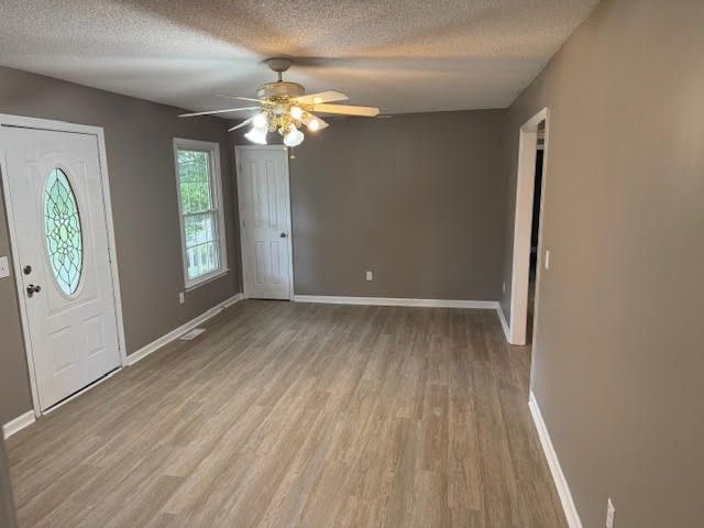 446 Treetop Trl, Lawrenceburg, TN 38464