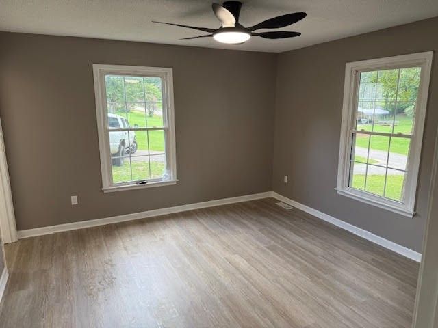 446 Treetop Trl, Lawrenceburg, TN 38464