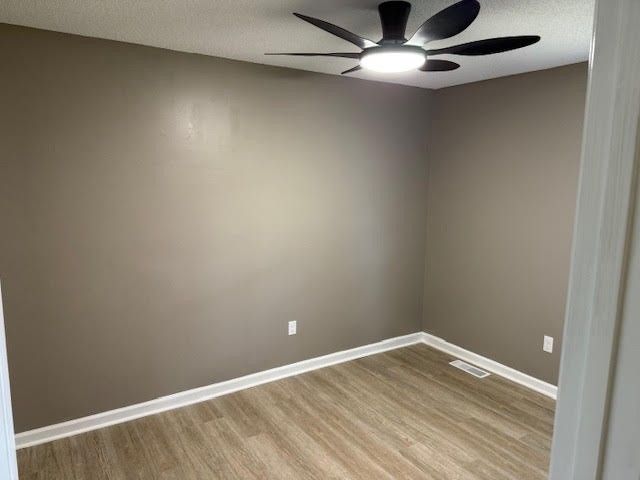 446 Treetop Trl, Lawrenceburg, TN 38464