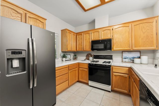 742 Langrick Ct, Folsom, CA 95630