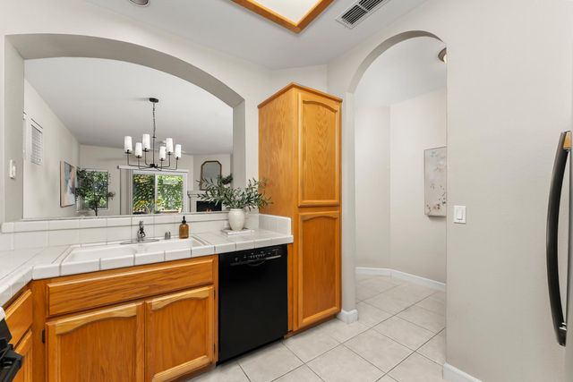 742 Langrick Ct, Folsom, CA 95630