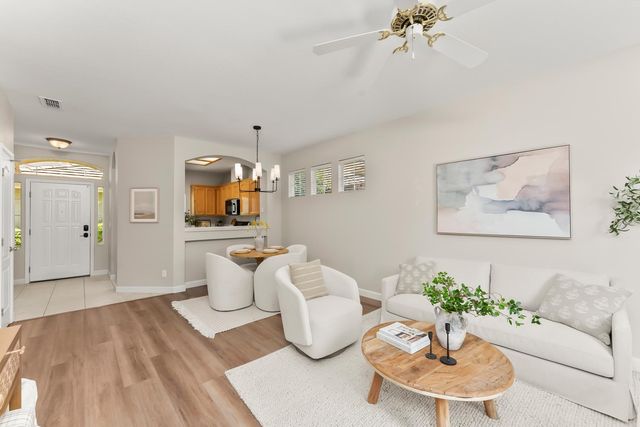 742 Langrick Ct, Folsom, CA 95630