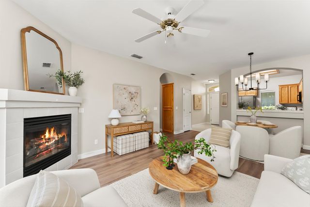 742 Langrick Ct, Folsom, CA 95630