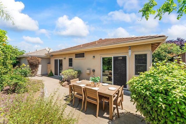742 Langrick Ct, Folsom, CA 95630