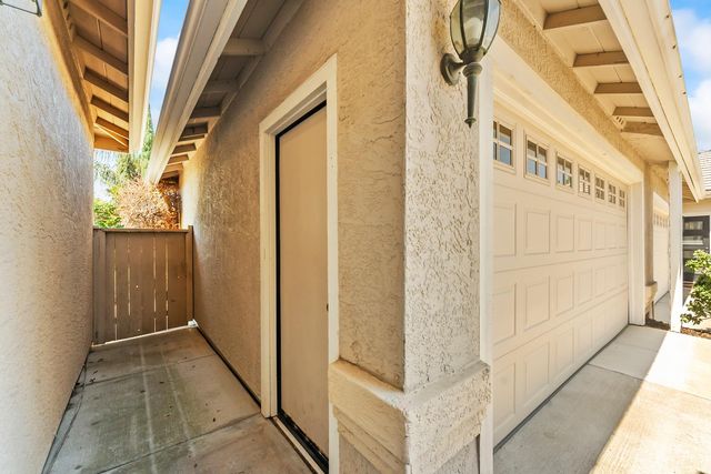 742 Langrick Ct, Folsom, CA 95630