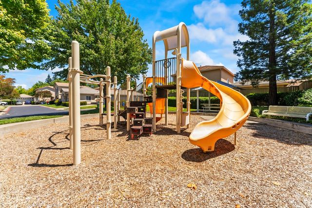 742 Langrick Ct, Folsom, CA 95630