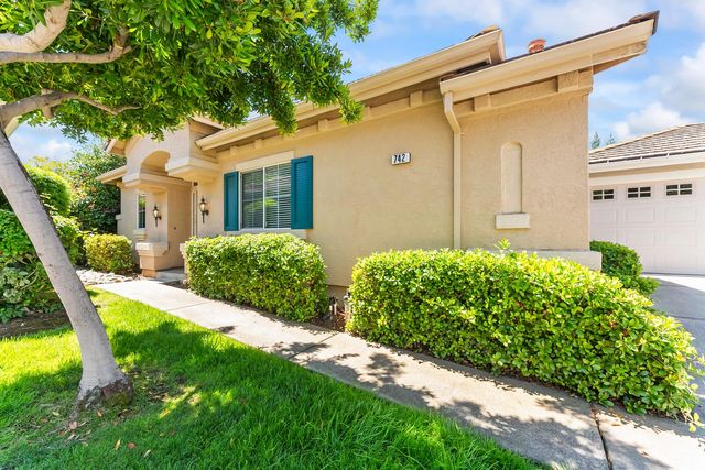 742 Langrick Ct, Folsom, CA 95630
