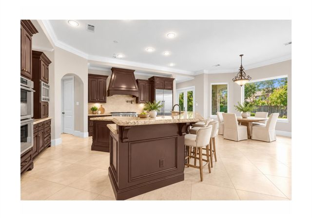 7 Player Ridge, The Woodlands, TX 77382