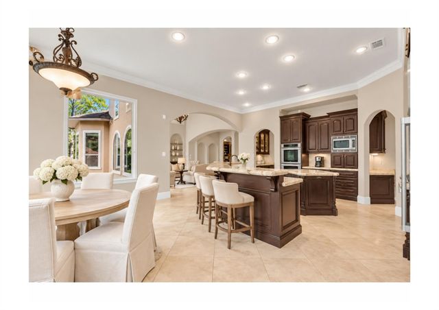 7 Player Ridge, The Woodlands, TX 77382