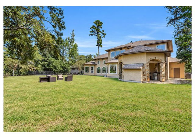 7 Player Ridge, The Woodlands, TX 77382