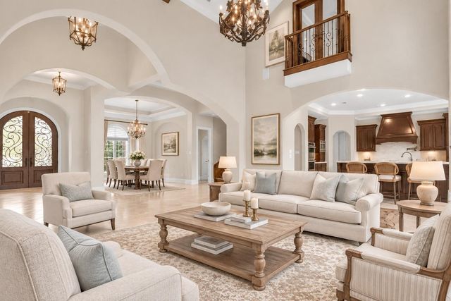 7 Player Ridge, The Woodlands, TX 77382