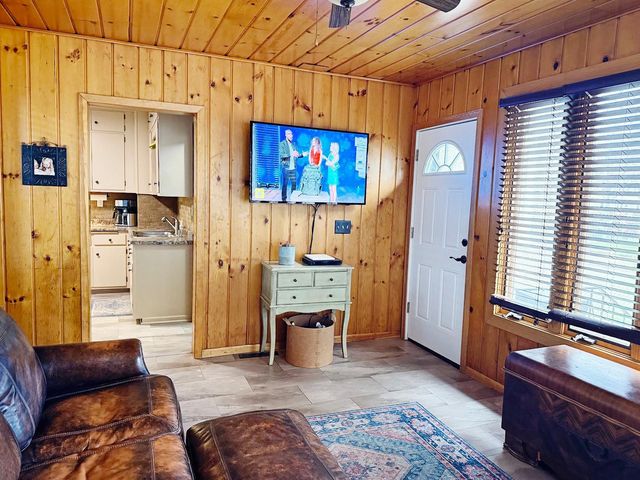 3559 2nd Street NE, Minneapolis, MN 55418