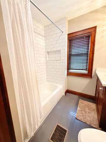 3559 2nd Street NE, Minneapolis, MN 55418