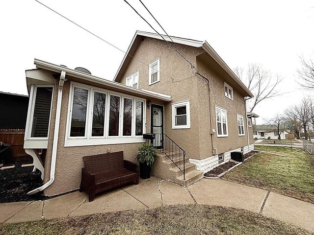 3559 2nd Street NE, Minneapolis, MN 55418