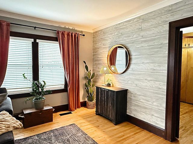 3559 2nd Street NE, Minneapolis, MN 55418