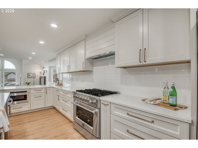 15800 Sw WINDHAM Ter, Tigard, OR 97224