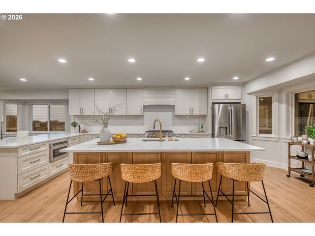 15800 Sw WINDHAM Ter, Tigard, OR 97224