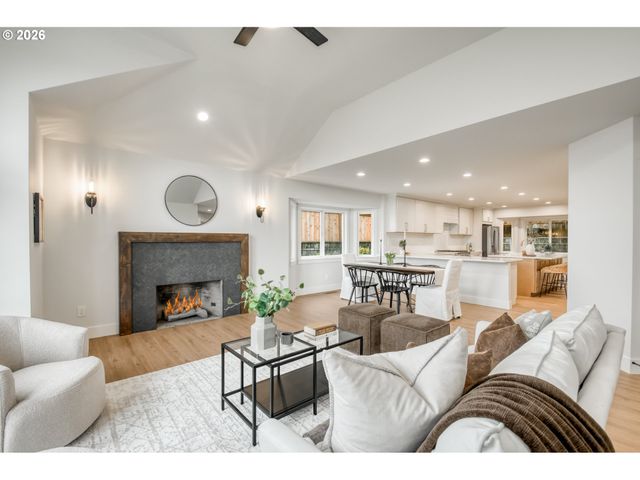 15800 Sw WINDHAM Ter, Tigard, OR 97224